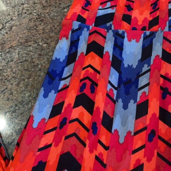 TC NWOT LuLaRoe Leggings A01 5056 - Picture 2 of 3